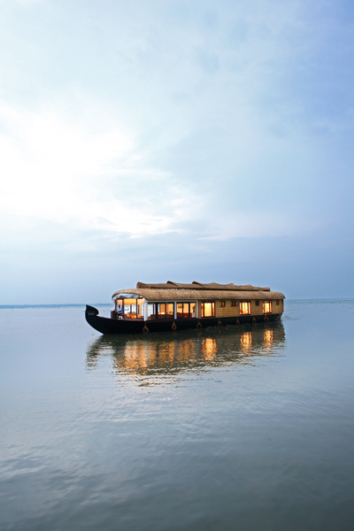 Luxury Houseboat Kerala