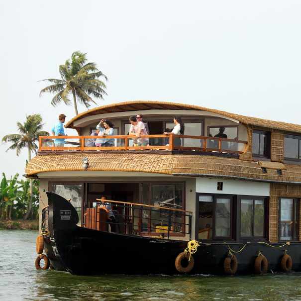 Ultra Luxury Houseboat Tamarind
