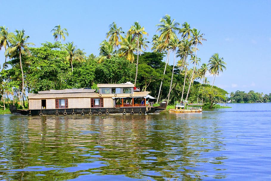 kerala backwater cruise