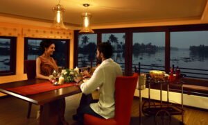 luxury houseboats for honemoon couple