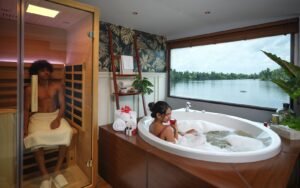 Unique Houseboat Design- MakeMyTrip’s India’s Favourite Homestay 2024!