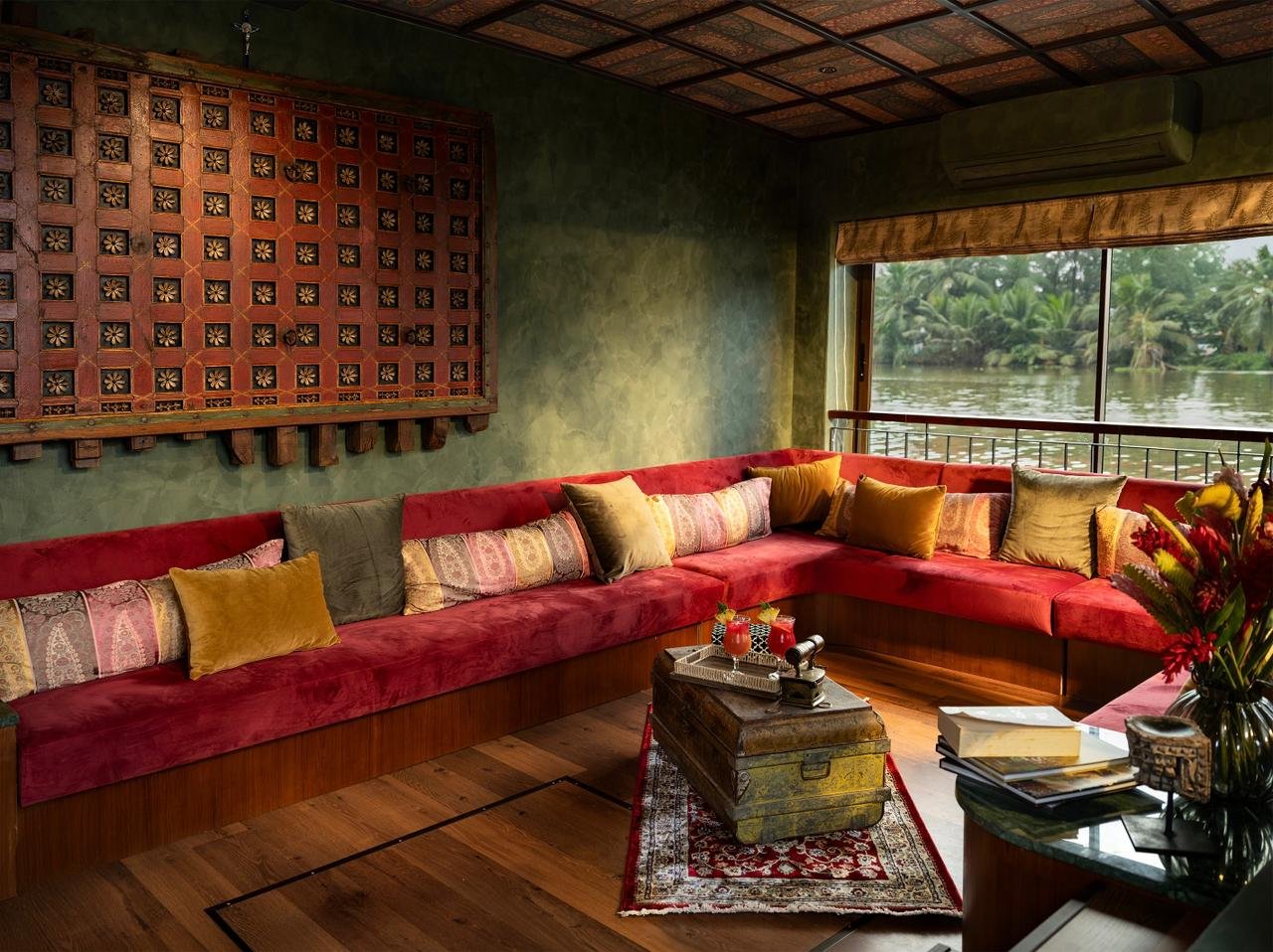 Cardamom Luxury Houseboat - Lounge